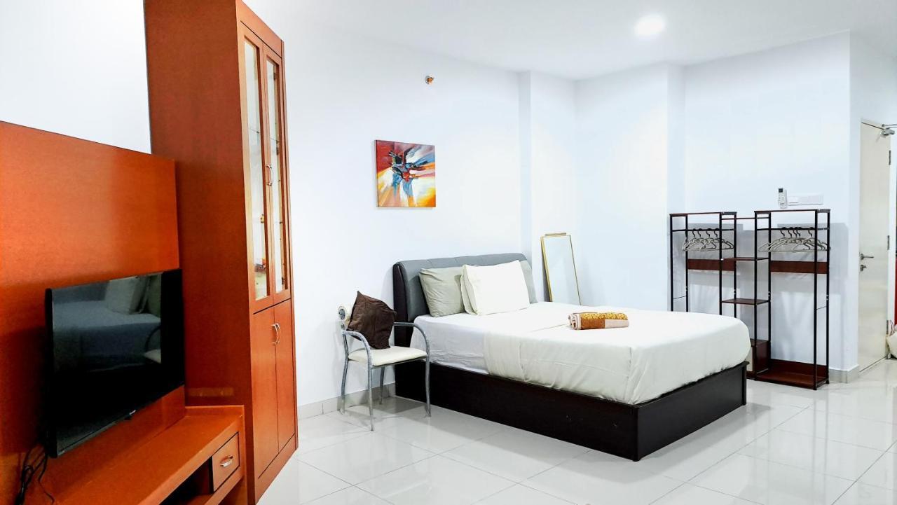 Mansion One Entire House 3 Queenbeds - Spacious Balcony Seaview Джорджтаун Экстерьер фото